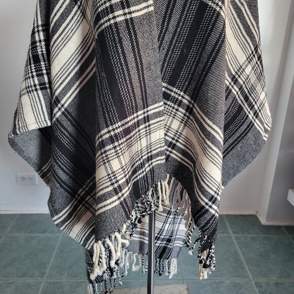 Talbots Black and White Wool Poncho (Size: One size fits most) - Picture 6 of 13